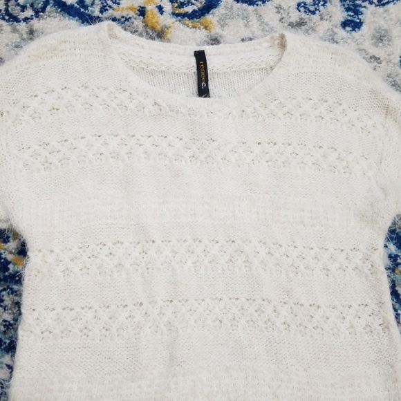 Renee C Ivory Fuzzy Knit Fringe Hem Sweater S - Picture 2 of 8